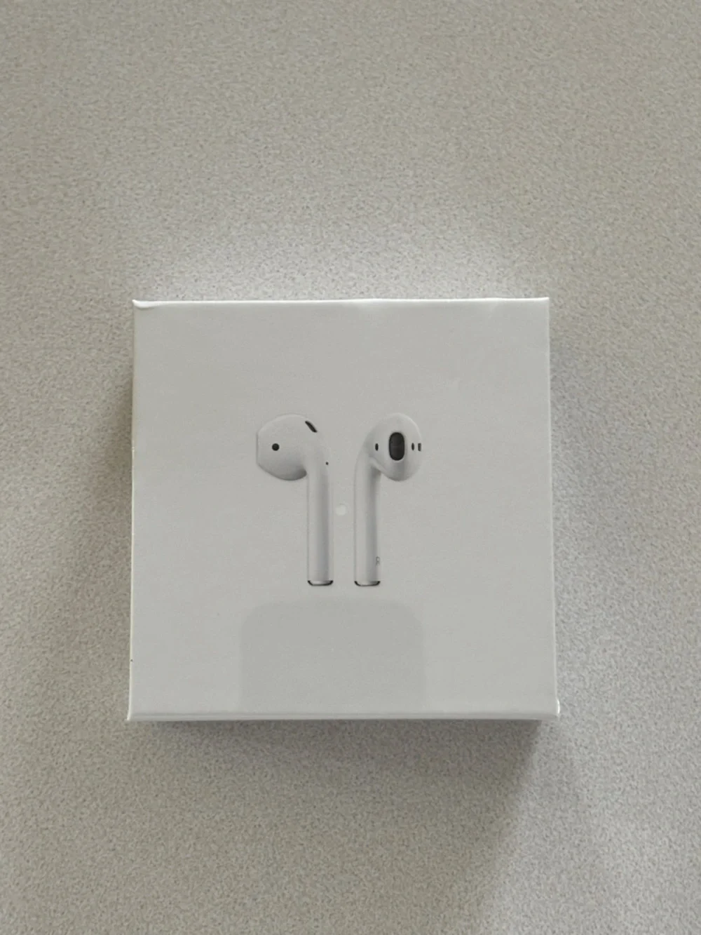 AirPods with Wireless Charging Case